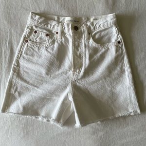 Aritzia The Yoko Mid Thigh Short